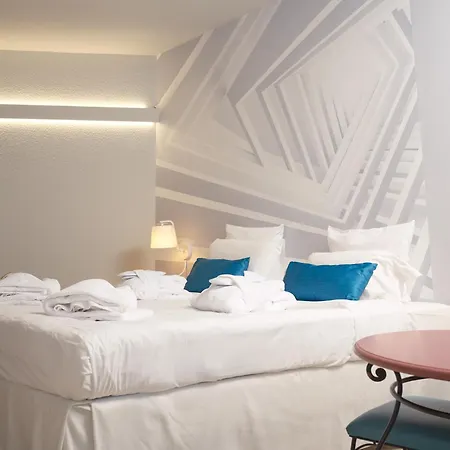 Hotel Garrigae Domaine De L'esterel - Piscine & Cinq Mondes 4*