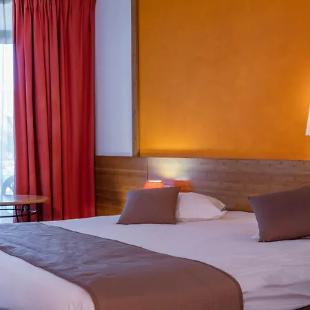 Готель Garrigae Domaine De L'esterel - Piscine & Cinq Mondes