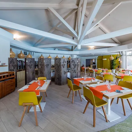 ホテル Garrigae Domaine De L'esterel - Piscine & Cinq Mondes 4*