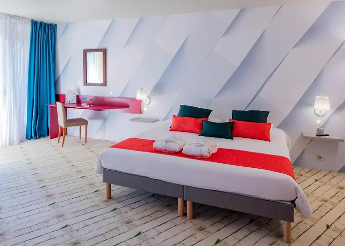 Hotel Garrigae Domaine De L'esterel - Piscine&spa Cinq Mondes 4*