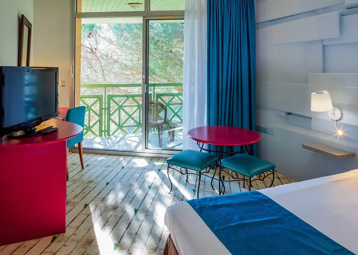 Garrigae Domaine De L'esterel - Piscine&spa Cinq Mondes