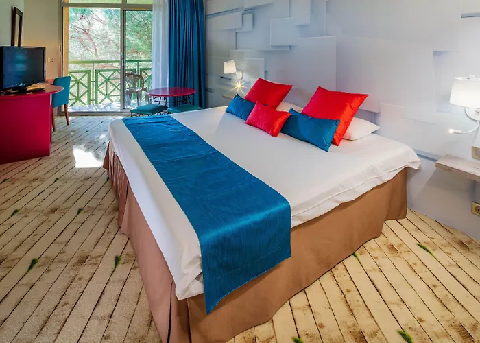 Garrigae Domaine De L'esterel - Piscine&spa Cinq Mondes Saint-Raphaël