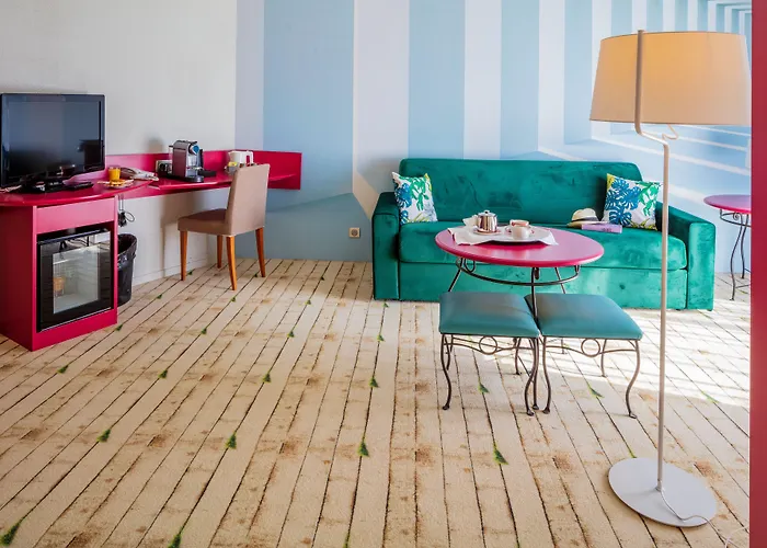 Garrigae Domaine De L'esterel - Piscine&spa Cinq Mondes Hotel Saint-Raphaël