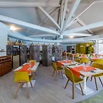 ホテル Garrigae Domaine De L'esterel - Piscine & Cinq Mondes 4*