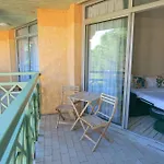 ホテル Garrigae Domaine De L'esterel - Piscine & Cinq Mondes 4*
