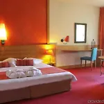 Hotel Garrigae Domaine De L'esterel - Piscine & Cinq Mondes