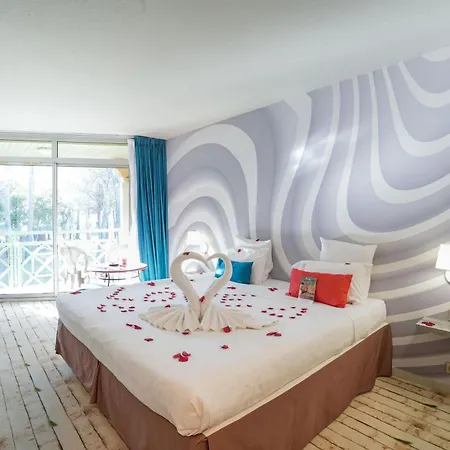 Garrigae Domaine De L'esterel - Piscine & Cinq Mondes Hotell Saint-Raphaël