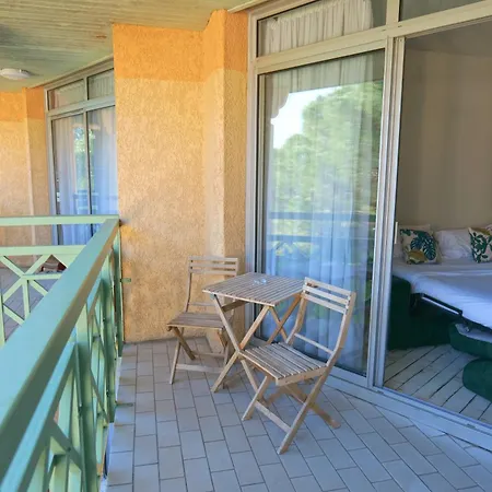 Hotel Garrigae Domaine De L'esterel - Piscine & Cinq Mondes 4*