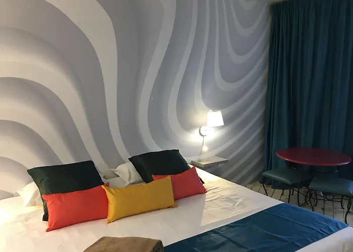 Hotel Garrigae Domaine De L'esterel - Piscine & Cinq Mondes 4*