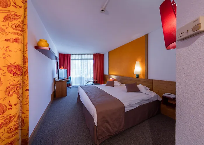 Hotel Garrigae Domaine De L'esterel - Piscine & Cinq Mondes 4*