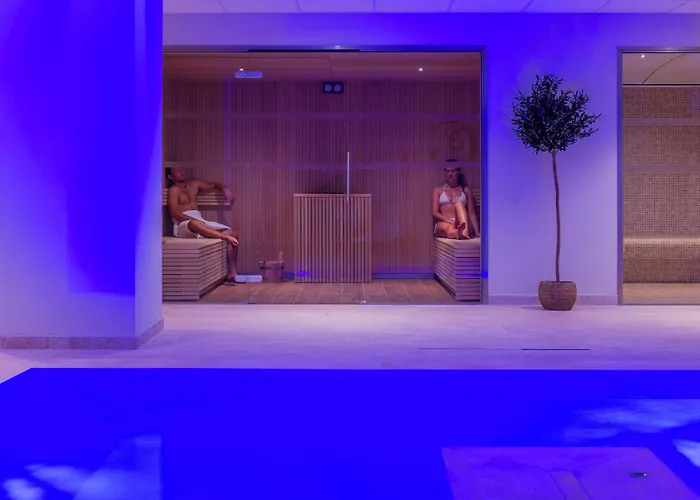 Garrigae Domaine De L'esterel - Piscine & Cinq Mondes Hotel 4*