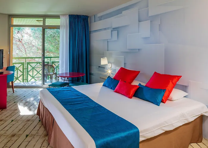 Garrigae Domaine De L'esterel - Piscine & Cinq Mondes Hotel Saint-Raphaël