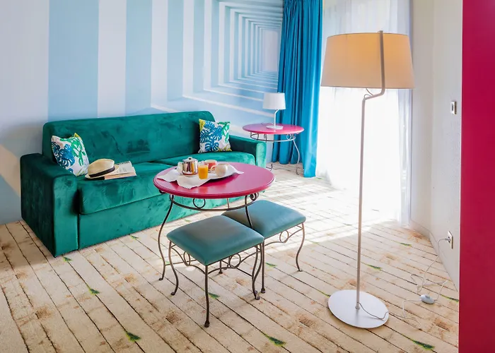 Garrigae Domaine De L'esterel - Piscine & Cinq Mondes Hotel Saint-Raphaël