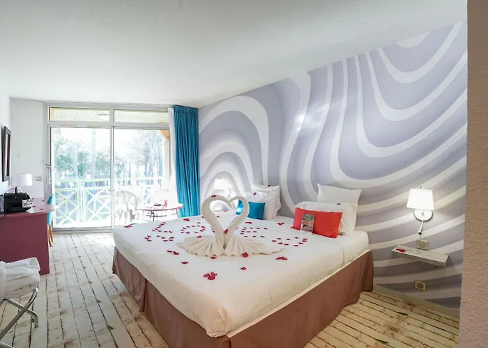 Garrigae Domaine De L'esterel - Piscine & Cinq Mondes Hotel Saint-Raphaël