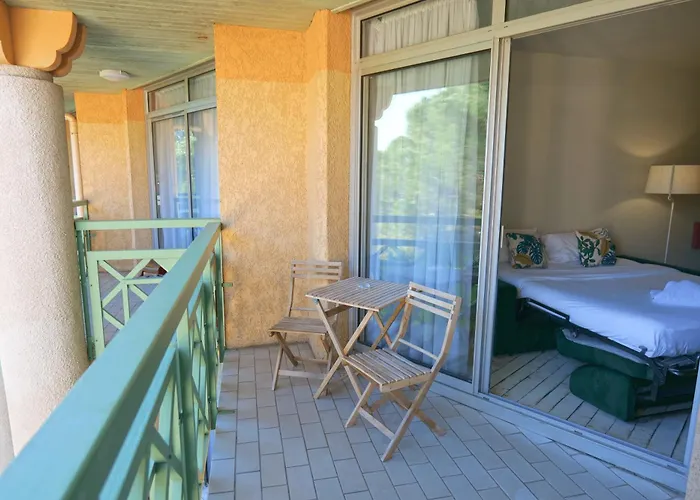 Hotell Garrigae Domaine De L'esterel - Piscine & Cinq Mondes 4*