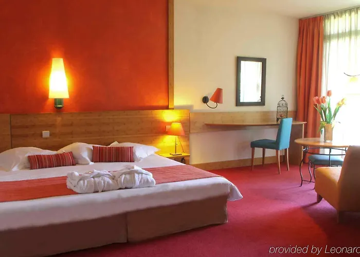 Hotel Garrigae Domaine De L'esterel - Piscine & Cinq Mondes